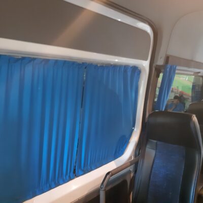 μπλε κουρτινα λεωφορειων (1)