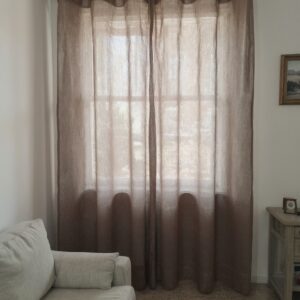 Καφέ κουρτίνα γάζα μονόχρωμη για κομψούς χώρους