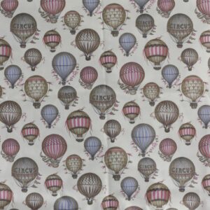 Διακοσμητικές θήκες με πολύχρωμο σχέδιο με αερόστατα.